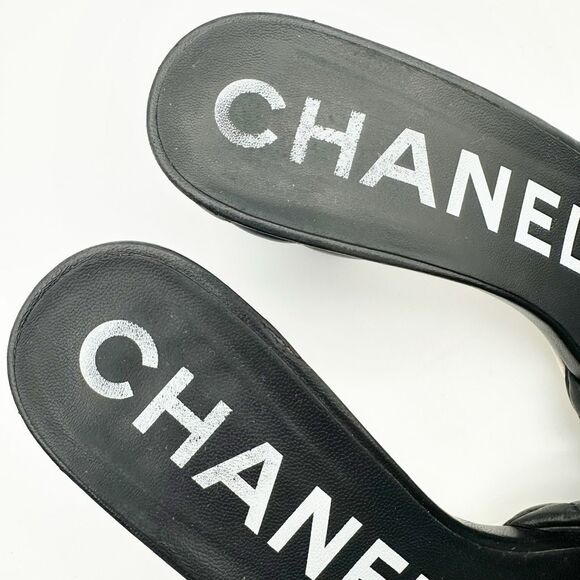 CHANEL 2022 Black Quilted Leather Slide Heels Size 38.5 Interlocking CC Mules - Picture 5 of 14